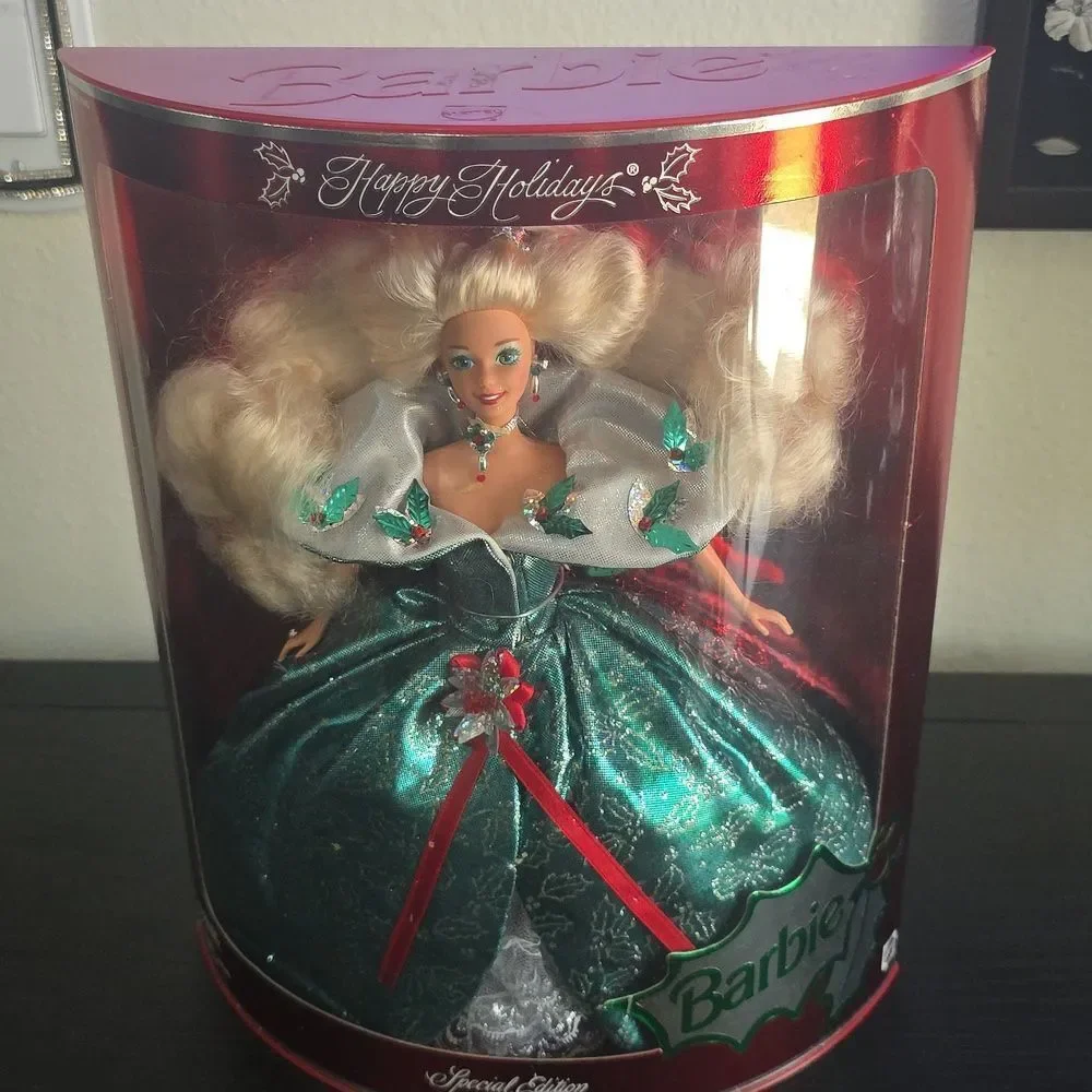 BRAND NEW 1995 HAPPY HOLIDAYS BARBIE SPECIAL EDITION IN SILVER GREEN GOWN R3